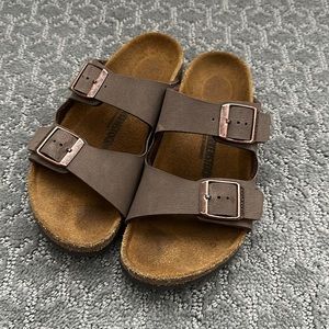 Barely worn kids size 32 (fit like a 12/13)